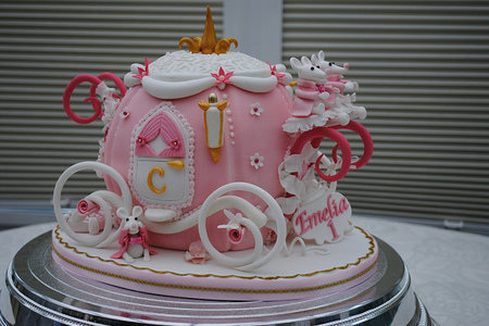 Торт "карета для настоящей принцессы": шаг 1