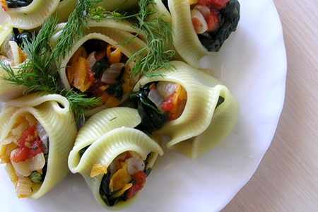 Лумакони с овощами и шпинатом: шаг 6