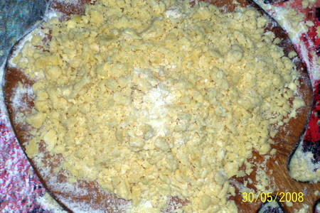 Бисквитный пирог с вишней: шаг 4
