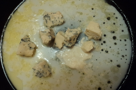 Паста с руколой и грецкими орехами под соусом с голубым сыром: шаг 2