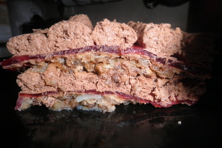 Шоколадный торт-мусс с клюквенным желе  на основе из ореховой меренги: шаг 9
