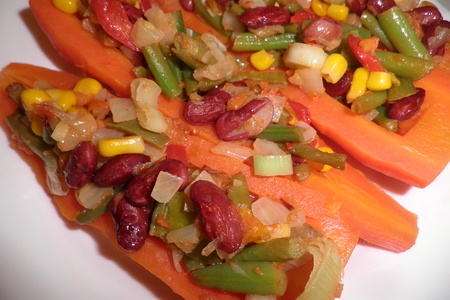 Морковь фаршированная овощами: шаг 3