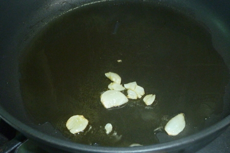 Салат из морепродуктов с кедровыми орешками и пармезаном - 2 ( флэшмоб нхзс): шаг 1