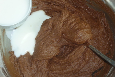 Торт шоколадный с шоколадно-смородиновым кремом: шаг 5