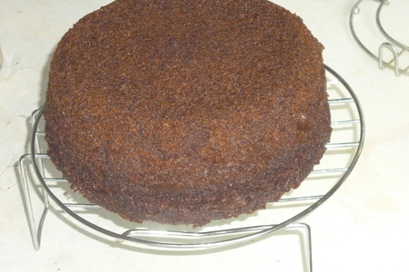 Торт шоколадный с шоколадно-смородиновым кремом: шаг 8