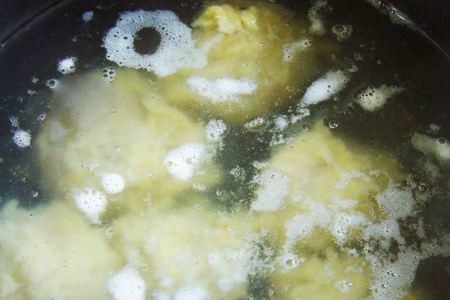 Кнедлики из сырого картофеля с начинкой.: шаг 4