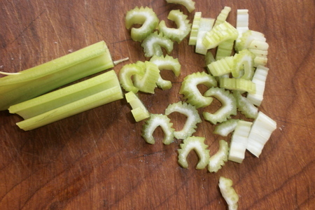 Хрустящий зелёный салат с анисовой ноткой  в союзе с сыровяленным подкапченным окороком: шаг 3