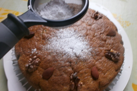 Домашний влажный ореховый пирог из цуккини: шаг 7