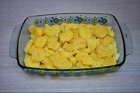 Картофельная запеканка с ветчиной, сметаной и яйцами: шаг 5