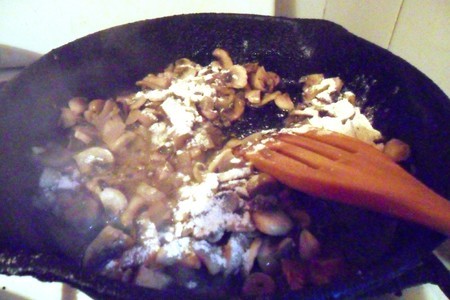 Картофельные зразы с грибами и грибным соусом: шаг 6