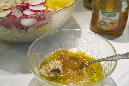Салат из капусты с яблоком, редиской и конфитюрной заправкой: шаг 3