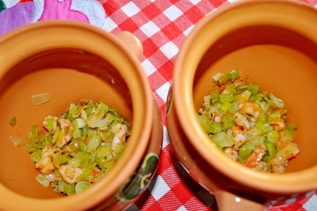 Тыквенный суп в горшочках с креветками,под слоёными "крышечками": шаг 7