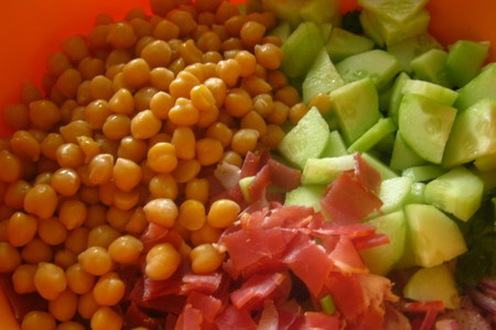 Картофельный салат с нутом и беконом: шаг 3