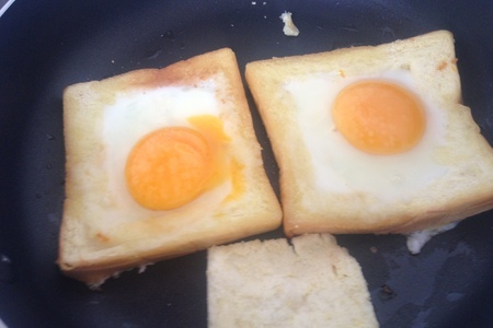 Яичные тосты на завтрак: шаг 3