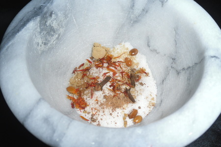 Пирожное с бисквитом, снежным кремом и белым шоколадным ганашем  - "мандариновый подарок..": шаг 2