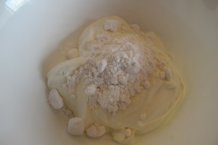 Десерт  "blue snow" - с яблоками " голд " , грушами " конкорд" и   печеньем "кедро ": шаг 7