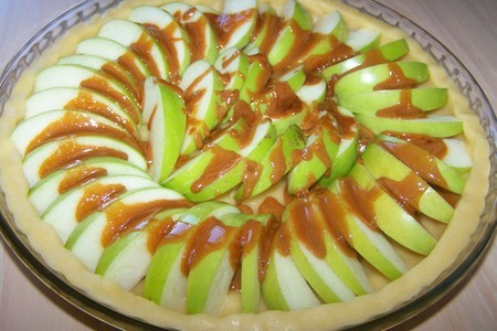 Яблочный пирог с карамелью: шаг 9