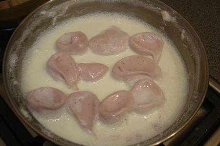 Молочный сладкий суп с клубничными клецками: шаг 6