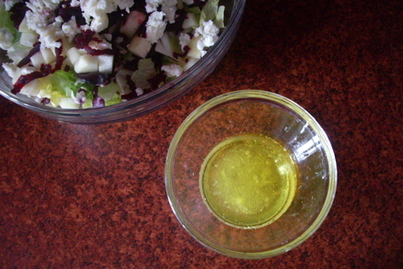 Салат с грушей, свеклой и адыгейским сыром: шаг 8