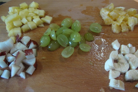Салат в ананасе с грушевым сиропом с usa pears and grapes from california. ура!!! я нашла их!: шаг 5