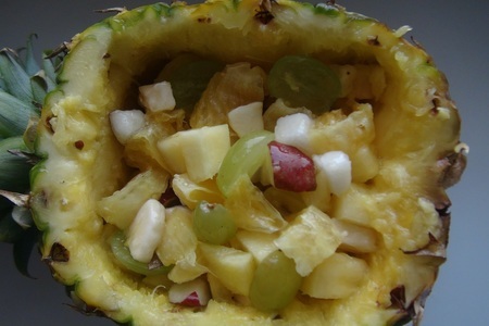Салат в ананасе с грушевым сиропом с usa pears and grapes from california. ура!!! я нашла их!: шаг 6