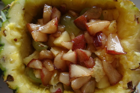 Салат в ананасе с грушевым сиропом с usa pears and grapes from california. ура!!! я нашла их!: шаг 10