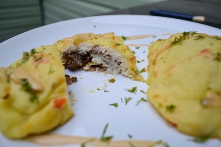 Дорада, запеченная в пюре, с белыми грибами и сыром дор блю: шаг 7