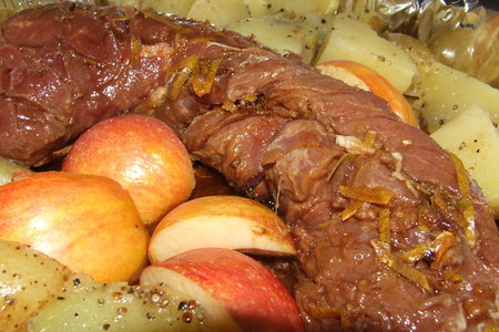 Маринованная свиная вырезка запеченная с картошкой: шаг 2