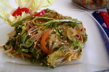 Овощной салатик с ростками фасоли в китайском стиле.  : шаг 4
