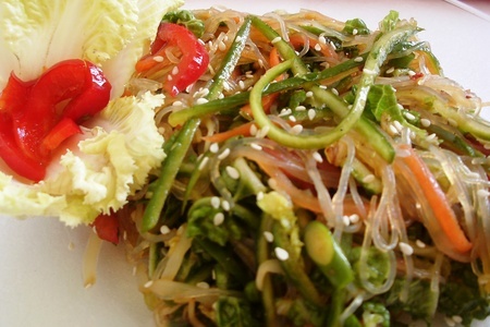 Овощной салатик с ростками фасоли в китайском стиле.  : шаг 5