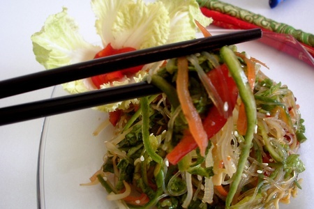 Овощной салатик с ростками фасоли в китайском стиле.  : шаг 6