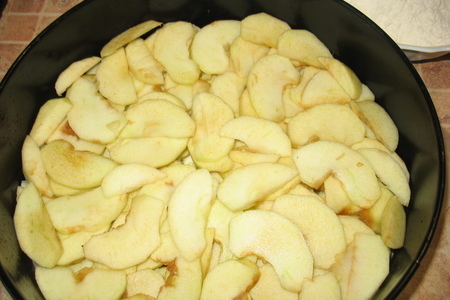 Шведский заварной яблочный пирог: шаг 3