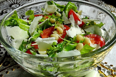 Салат с помидорами и пармезаном (фм): шаг 5