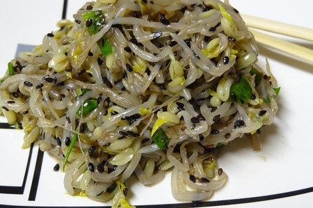 Корейский салат с ростками фасоли: шаг 8