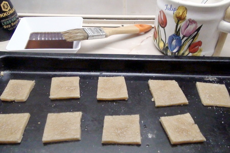 Крекер пикантный, с соевым соусом и сахарной корочкой: шаг 6