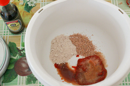 Салат "золотая рыбка" с кальмаром и томатными хлебцами: шаг 1