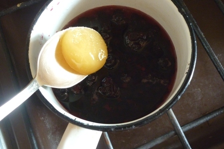 Чёрносмородиновый соус из  киккляндии: шаг 2