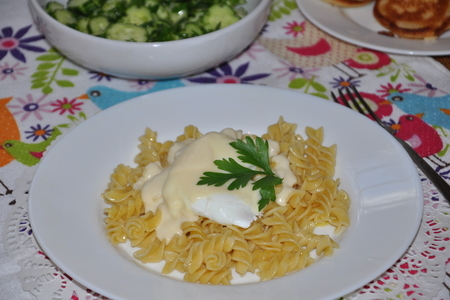 Паста с соусом бешамель и яйцом-пашот + салат (фм - 150 р): шаг 5