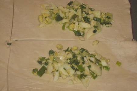 Слоеные пирожки с яйцом и зеленым луком (дуэль): шаг 6