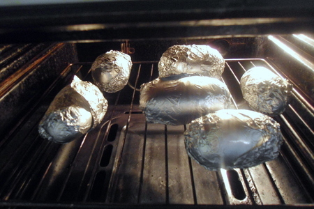 Картофель печёный, с горчичными сосисками.: шаг 2