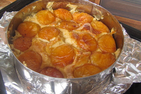 Тарт с вкусным кремом и карамелизированными абрикосами: шаг 7
