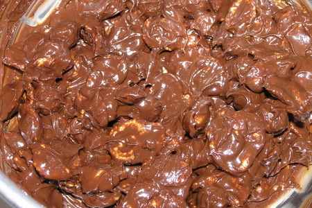 Чизкейк с малиной на шоколадно-хрустящей основе (без выпечки): шаг 4