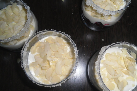 Вишневый сливочный десерт с хрустяшками "южный ветерок" +бонус!: шаг 13
