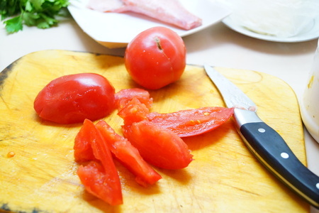 Морской окунь с помидорами и сыром: шаг 2