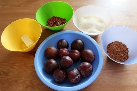 Сливово-шоколадное варенье с арахисом (рецепт для мультиварки): шаг 1