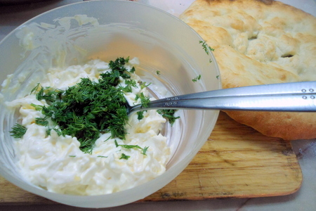 Лепёшка с сыром и зеленью.: шаг 2
