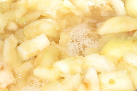 Яблочное пюре со сгущенным молоком (в мультиварке): шаг 4