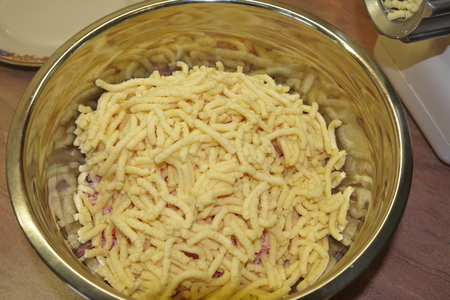 Нежные котлетки из риса и крабовых палочек под сливочным соусом: шаг 3