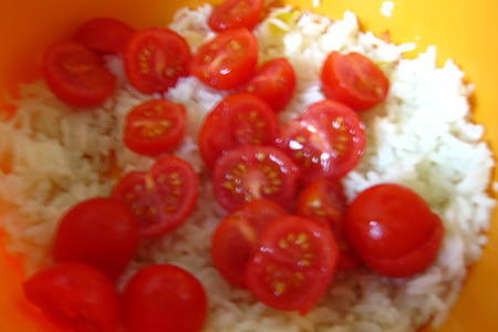 Салат с рисом, семгой и овощами: шаг 6