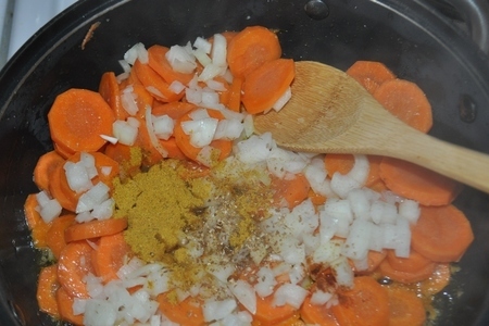 Морковно-сливочный суп-пюре с карри и ананасами: шаг 2